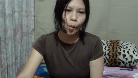 Snapshot of simply_me143 chatting on September 9, 1:27 am mia online show from September 9, 1:27 am