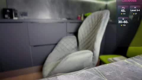 A present for me  online show from November 25, 7:04 pm