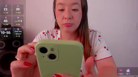 Snapshot of simply_zoe___ chatting on October 2, 3:50 pm zoe online show from October 2, 3:50 pm