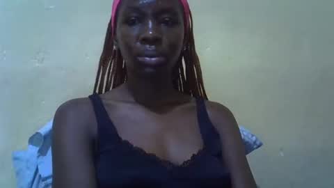 simplyloy33 online show from May 4, 7:01 am