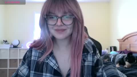 Scarlet online show from January 3, 8:01 pm