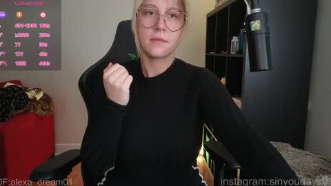 wwoooooooooooof online show from April 3, 12:08 am