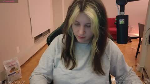 wwoooooooooooof online show from April 26, 12:41 am