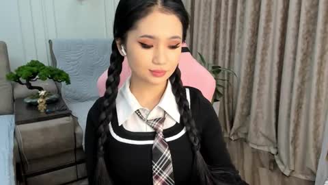 Snapshot of sinsemillaa chatting on January 19, 5:15 am Ellie online show from January 19, 5:15 am