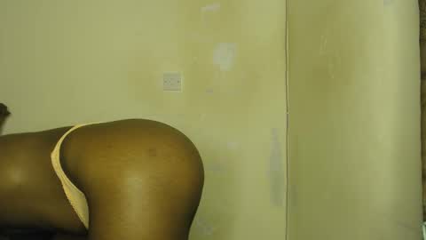 sizzly_ass online show from April 2, 11:19 am