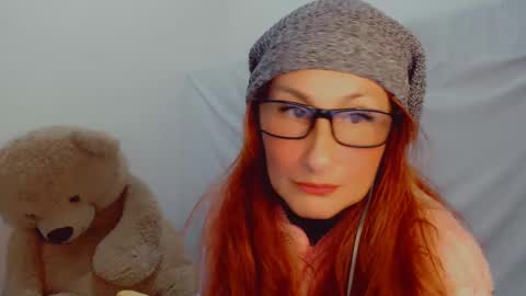 Snapshot of skarlett2072 chatting on February 22, 1:33 am Arlett online show from February 22, 1:33 am