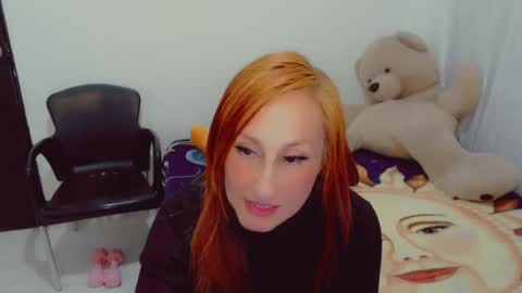 Snapshot of skarlett2072 chatting on September 16, 2:08 am Arlett online show from September 16, 2:08 am