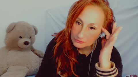 Snapshot of skarlett2072 chatting on February 13, 12:11 pm Arlett online show from February 13, 12:11 pm