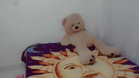 Snapshot of skarlett2072 chatting on October 10, 2:49 am Arlett online show from October 10, 2:49 am
