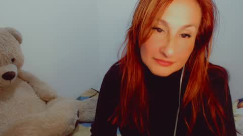 Snapshot of skarlett2072 chatting on January 6, 11:31 pm Arlett online show from January 6, 11:31 pm