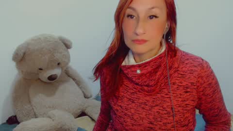 Snapshot of skarlett2072 chatting on December 30, 11:49 pm Arlett online show from December 30, 11:49 pm