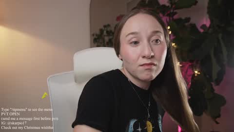 Im Scarlett  ONLINE  5pm-10pm NYC time  online show from December 17, 12:34 am