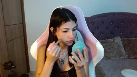 Hailey online show from March 7, 1:07 pm