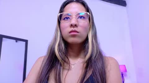 Snapshot of skinny_hottie18 chatting on February 15, 1:49 pm skinny_hottie18 online show from February 15, 1:49 pm