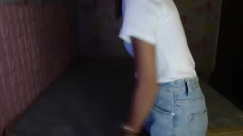 skinnyirisbunny online show from October 17, 10:51 am