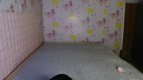 skinnyirisbunny online show from October 5, 5:01 am