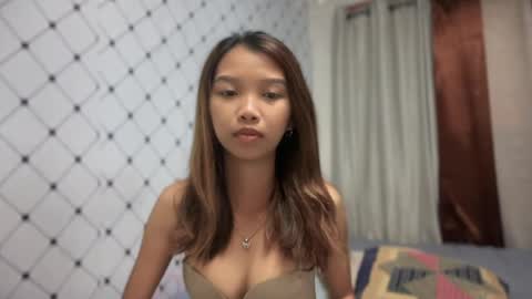 skinnyirisbunny online show from April 4, 12:09 am