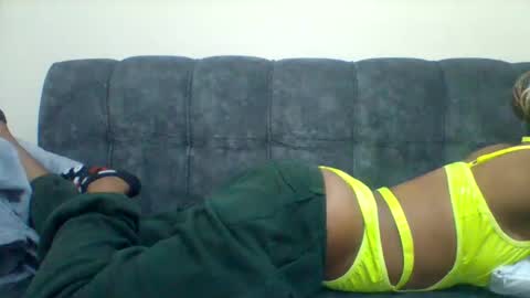 skinnypetite2 online show from April 25, 5:21 am