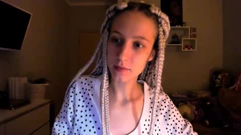    online show from October 8, 10:03 pm