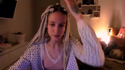    online show from October 10, 10:25 pm
