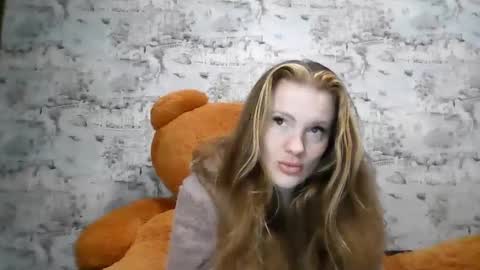 Skyler online show from October 3, 4:01 pm