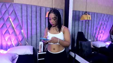 skylerbloom online show from March 14, 4:24 am