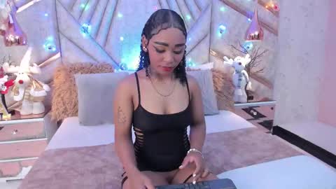 skylerbloom online show from December 19, 3:32 am