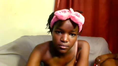 Snapshot of sleek_ass chatting on March 12, 11:54 pm sleek_ass online show from March 12, 11:54 pm