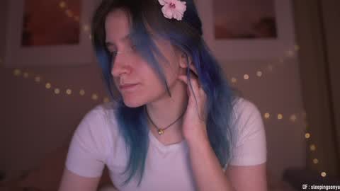 Snapshot of sleepingsonya chatting on December 21, 9:15 pm Sonya online show from December 21, 9:15 pm