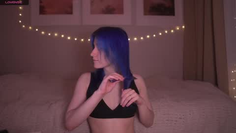 Snapshot of sleepingsonya chatting on March 6, 9:53 pm Sonya online show from March 6, 9:53 pm