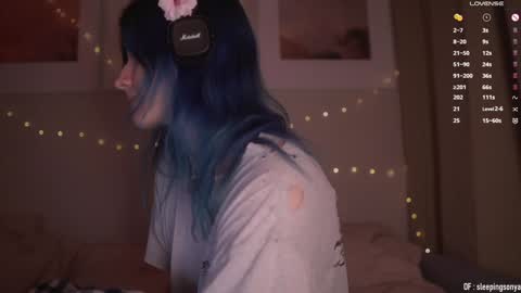 Snapshot of sleepingsonya chatting on December 19, 9:06 pm Sonya online show from December 19, 9:06 pm