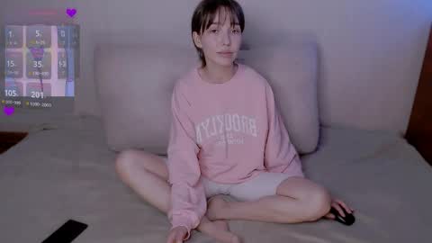 sleepy_ash_ online show from May 26, 1:10 pm