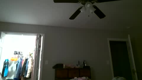 slimmmgooodiexoxo online show from December 18, 12:32 pm