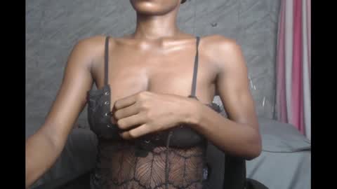 Snapshot of slimzyx chatting on February 4, 1:23 am slimzyx online show from February 4, 1:23 am