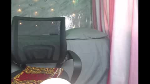 Snapshot of slimzyx chatting on January 16, 1:47 pm slimzyx online show from January 16, 1:47 pm
