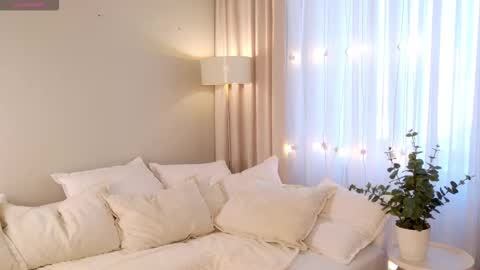 Emilia online show from March 15, 12:29 pm