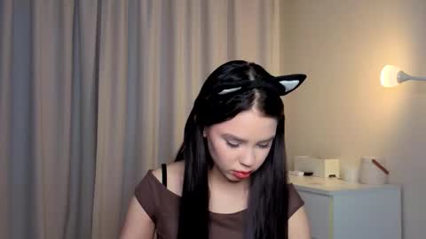 Lily online show from January 17, 1:51 pm