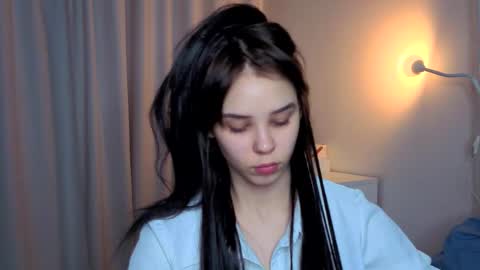 Lily online show from December 3, 1:35 pm