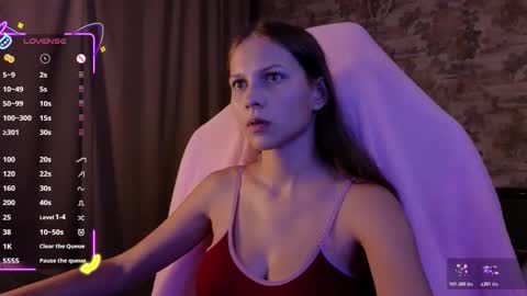 Emma online show from November 3, 8:02 pm