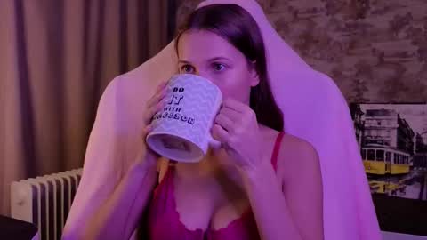 Emma online show from February 23, 11:15 pm