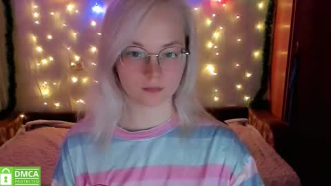 smallimpmeili online show from November 27, 8:34 pm