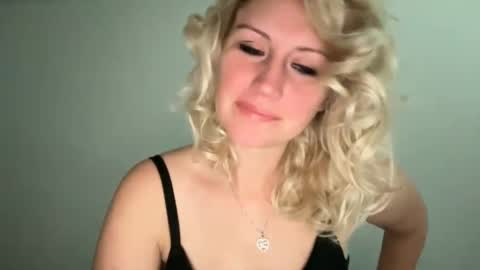 smexxii93 online show from December 4, 3:43 pm