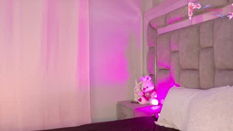      online show from December 22, 6:44 pm