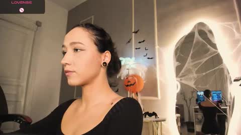 Snapshot of smoke_of_soul_ chatting on October 24, 2:02 pm Smoki online show from October 24, 2:02 pm