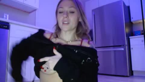 sneakyalicek online show from February 24, 6:06 pm