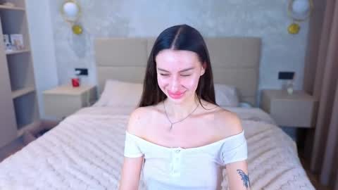 snow_whiteeex online show from June 6, 4:30 am