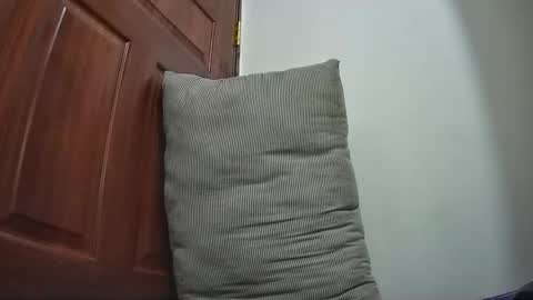 Snapshot of snowbell91 chatting on January 4, 10:38 am snowbell91 online show from January 4, 10:38 am