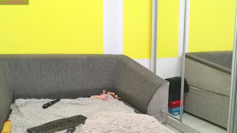 snowflakec online show from December 5, 9:17 pm