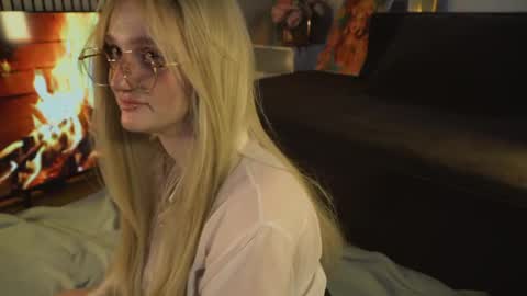 Ellie online show from June 4, 5:34 am