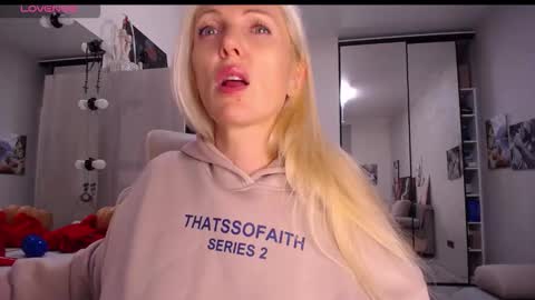 Monna online show from November 1, 6:23 pm